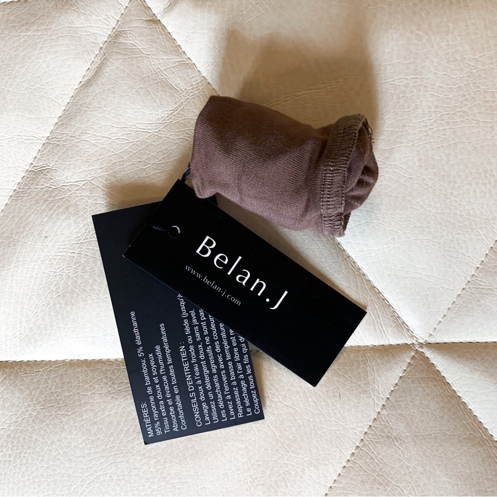 Belan.J 🇨🇦 • Scratch Mittens